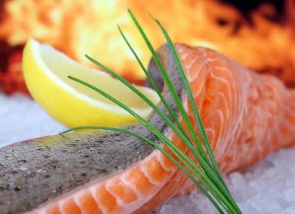 Cinq bonnes raisons de manger du saumon