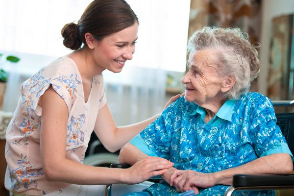 Personnes âgées au foyer : les mesures à prendre